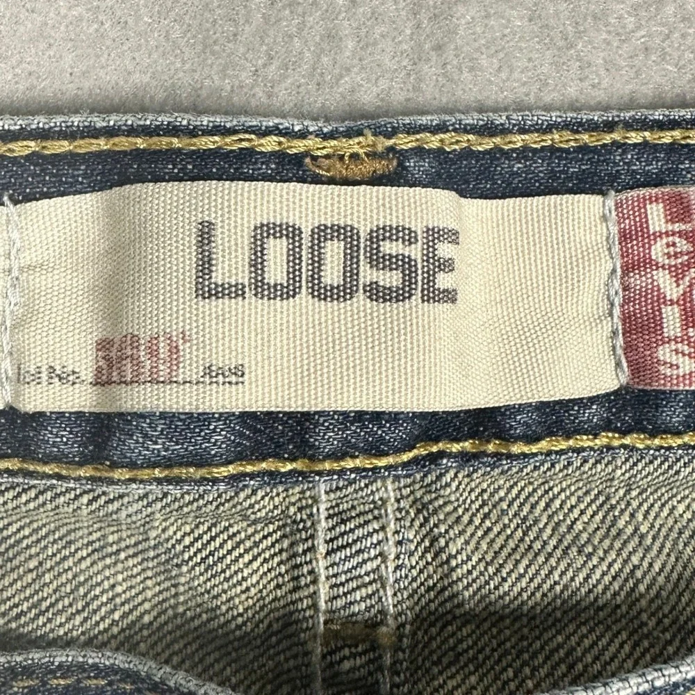 Levis 569 Jean Shorts Mens 44 Loose Straight Blue Distressed 5-Pocket Denim EUC